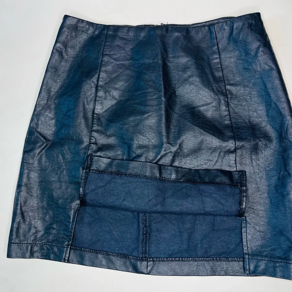 Faux leather mini skirt, small, black